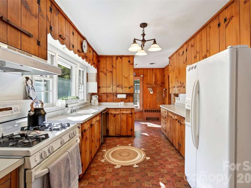 120 Assembly Drive, Montreat, NC 28757.  MLS# CAR4358837, YatesRealty ID 17191. 