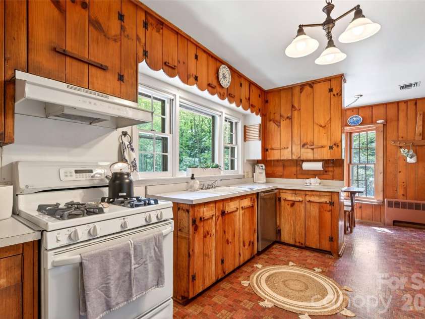 120 Assembly Drive, Montreat, NC 28757.  MLS# CAR4358837, YatesRealty ID 17191. 