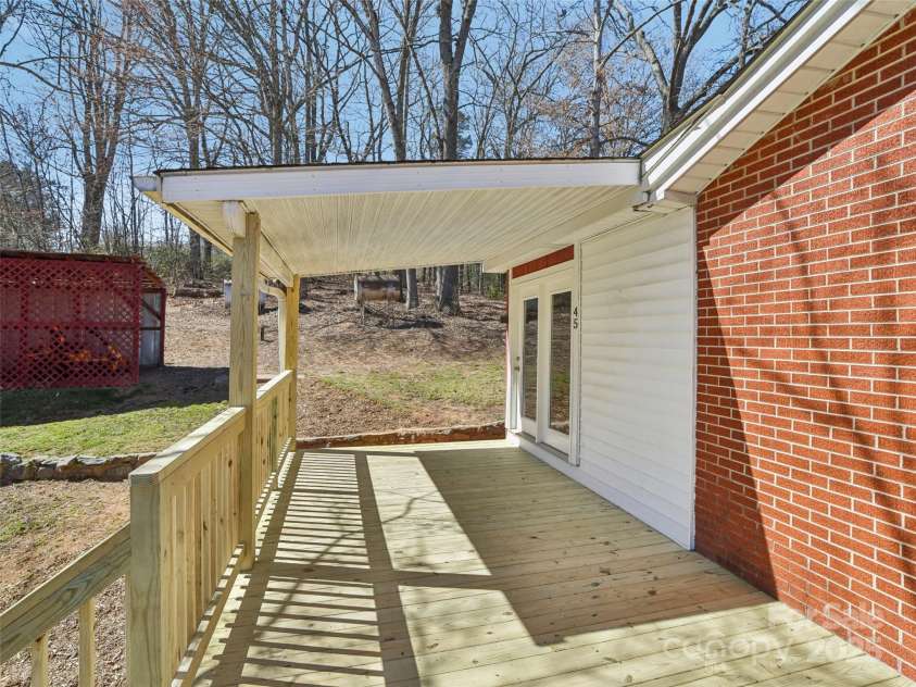 45 Hookers Gap Road, Candler, NC 28715.  MLS# CAR4220598, YatesRealty ID 17191. 