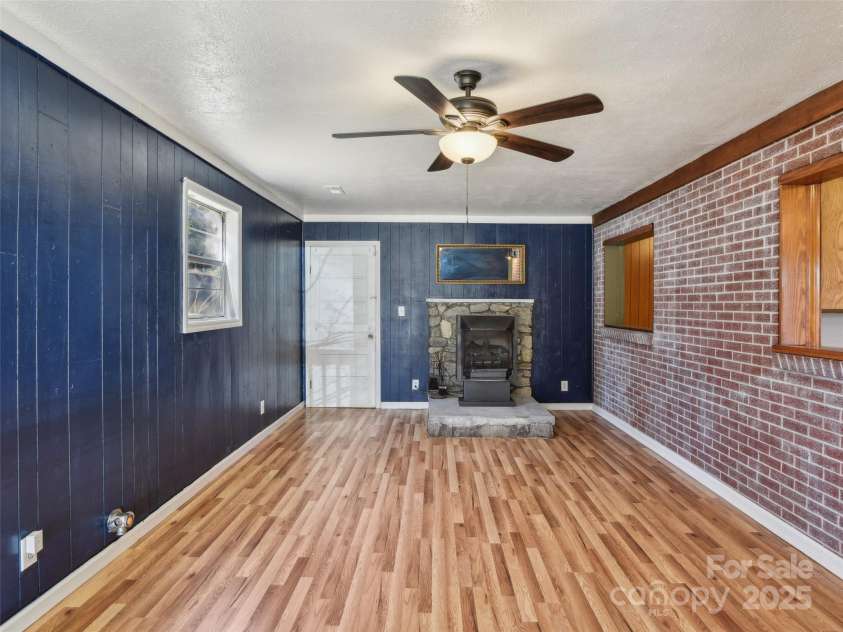 45 Hookers Gap Road, Candler, NC 28715.  MLS# CAR4220598, YatesRealty ID 17191. 