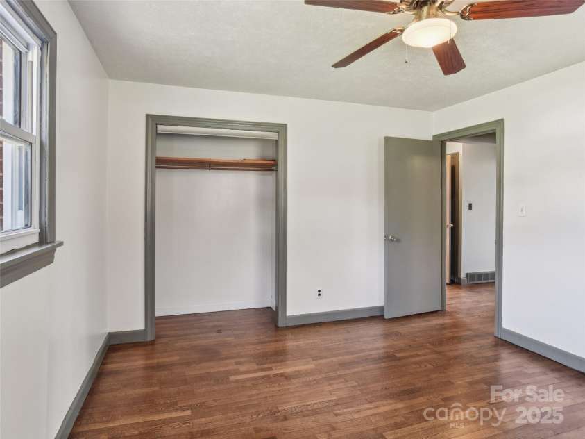 45 Hookers Gap Road, Candler, NC 28715.  MLS# CAR4220598, YatesRealty ID 17191. 