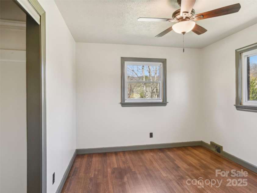 45 Hookers Gap Road, Candler, NC 28715.  MLS# CAR4220598, YatesRealty ID 17191. 
