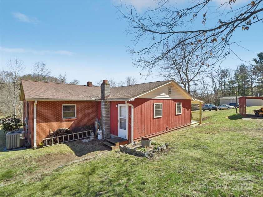 45 Hookers Gap Road, Candler, NC 28715.  MLS# CAR4220598, YatesRealty ID 17191. 