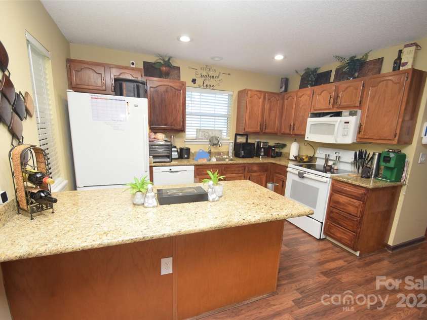 11130 Whitlock Crossing, Charlotte, NC 28273.  MLS# CAR4250386, YatesRealty ID 17192. 