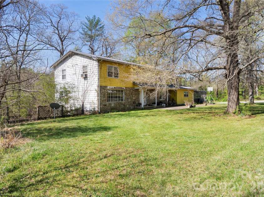 4675 Hickory Nut Ridge Road, Granite Falls, NC 28630.  MLS# CAR4362174, YatesRealty ID 17192. 