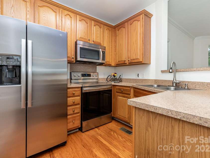 3158 Walnut Park Drive, Charlotte, NC 28262.  MLS# CAR4250305, YatesRealty ID 17193. 