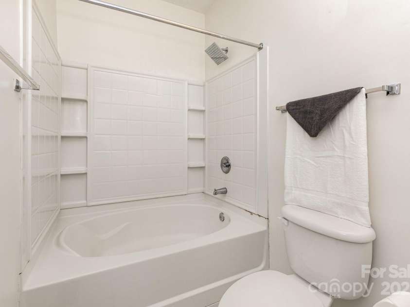 3158 Walnut Park Drive, Charlotte, NC 28262.  MLS# CAR4250305, YatesRealty ID 17193. 