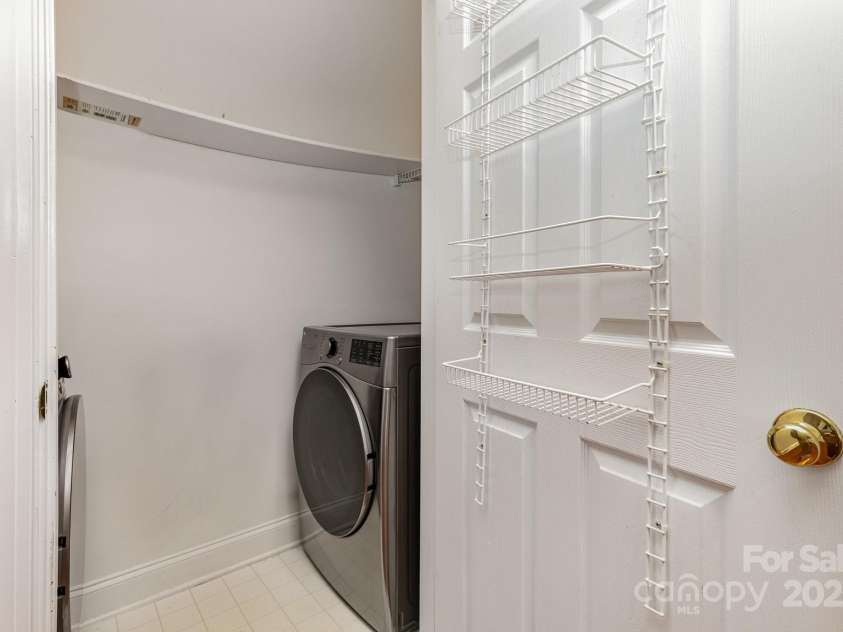 3158 Walnut Park Drive, Charlotte, NC 28262.  MLS# CAR4250305, YatesRealty ID 17193. 