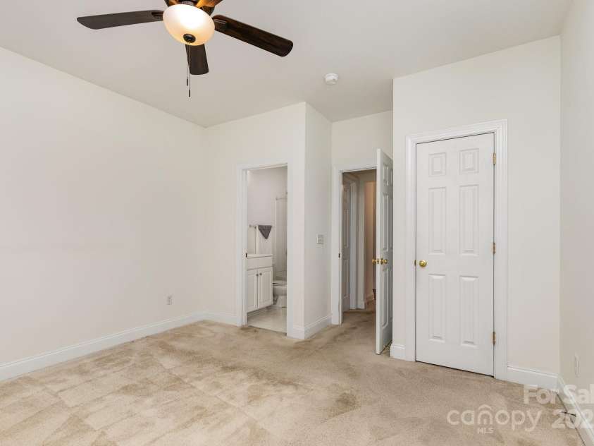 3158 Walnut Park Drive, Charlotte, NC 28262.  MLS# CAR4250305, YatesRealty ID 17193. 