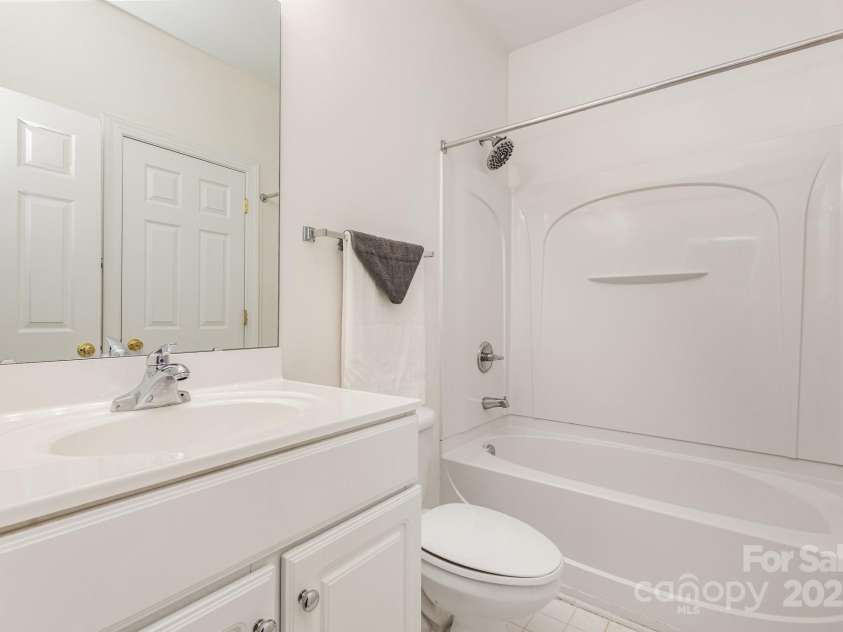 3158 Walnut Park Drive, Charlotte, NC 28262.  MLS# CAR4250305, YatesRealty ID 17193. 