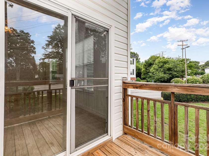 3158 Walnut Park Drive, Charlotte, NC 28262.  MLS# CAR4250305, YatesRealty ID 17193. 