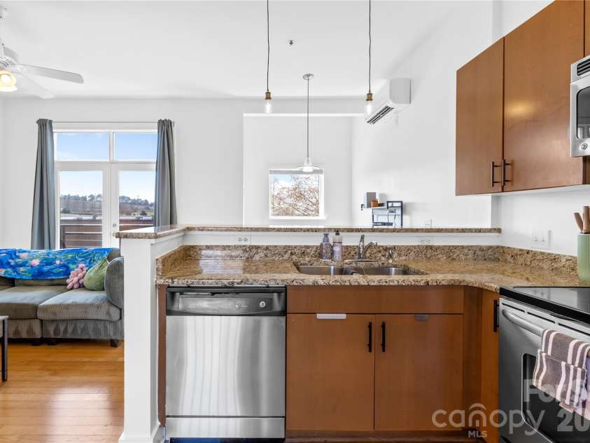 918 Westmere Avenue, Charlotte, NC 28208.  MLS# CAR4371614, YatesRealty ID 17193. 