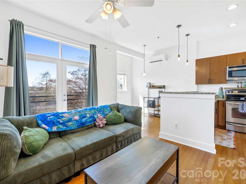 918 Westmere Avenue, Charlotte, NC 28208.  MLS# CAR4371614, YatesRealty ID 17193. 