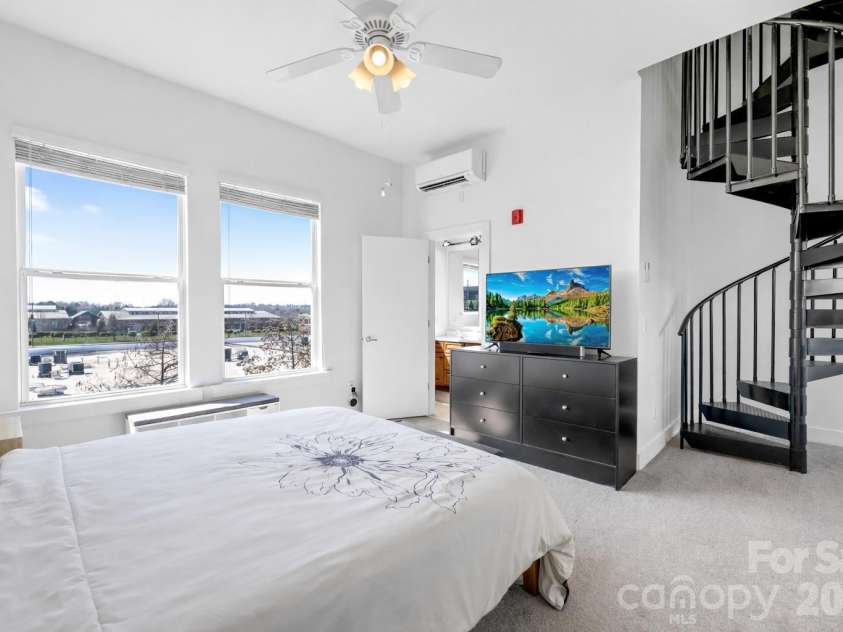 918 Westmere Avenue, Charlotte, NC 28208.  MLS# CAR4371614, YatesRealty ID 17193. 