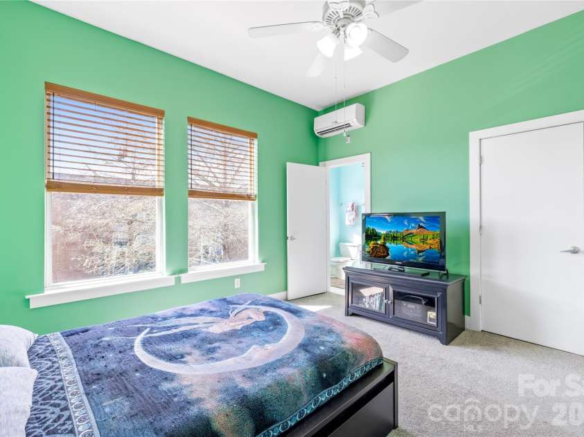 918 Westmere Avenue, Charlotte, NC 28208.  MLS# CAR4371614, YatesRealty ID 17193. 