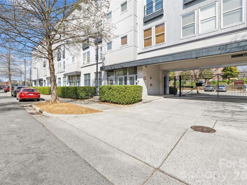 918 Westmere Avenue, Charlotte, NC 28208.  MLS# CAR4371614, YatesRealty ID 17193. 