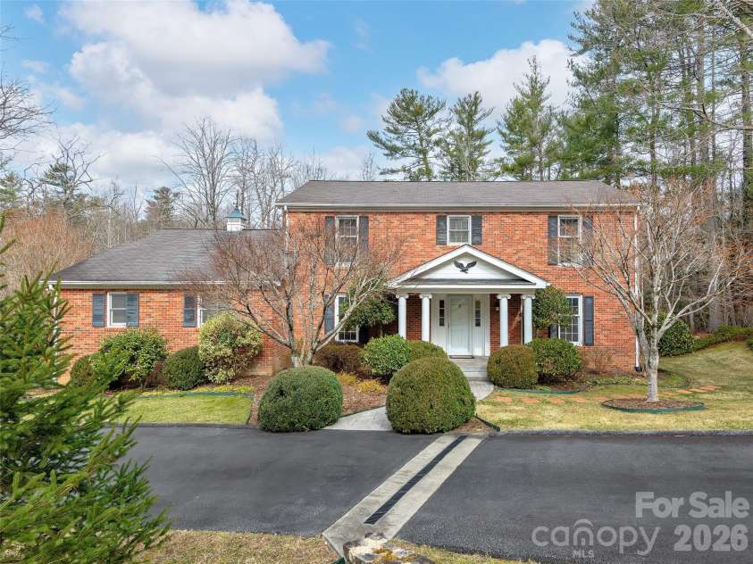 110 Glengary Drive, Flat Rock, NC 28731.  MLS# CAR4351379, YatesRealty ID 17194. 