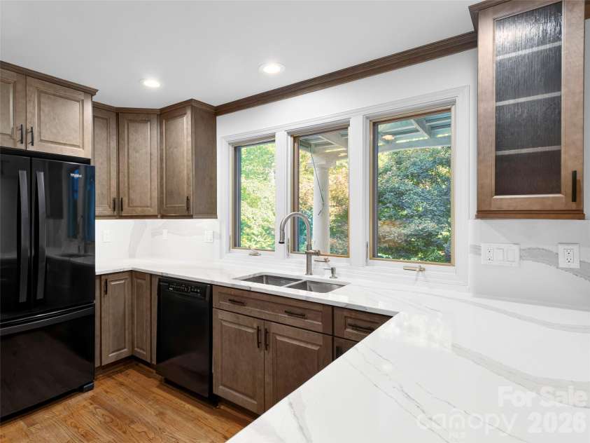 110 Glengary Drive, Flat Rock, NC 28731.  MLS# CAR4351379, YatesRealty ID 17194. 