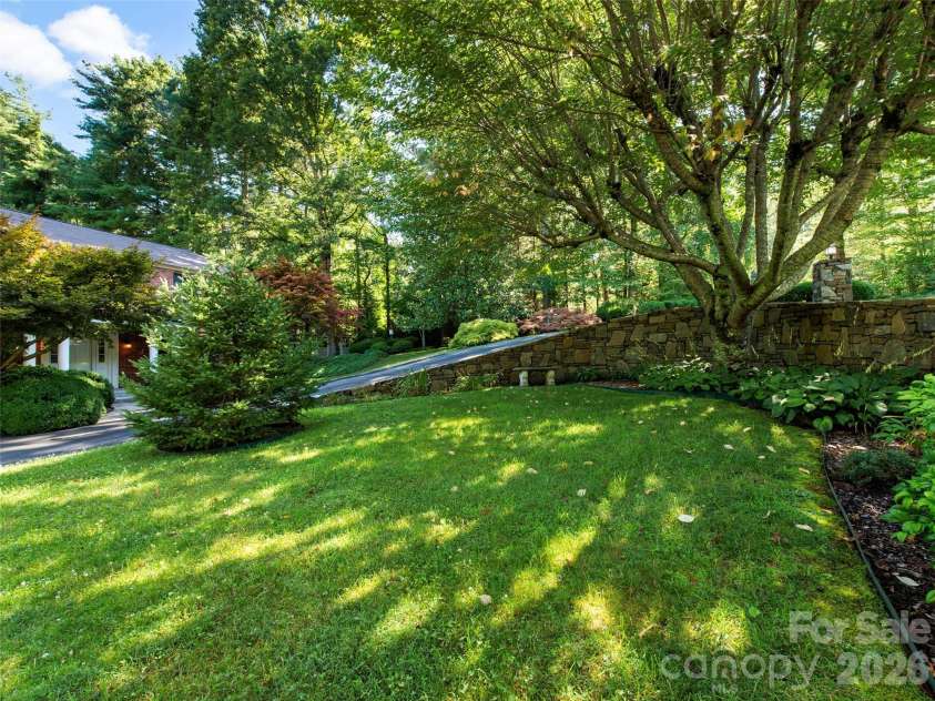 110 Glengary Drive, Flat Rock, NC 28731.  MLS# CAR4351379, YatesRealty ID 17194. 