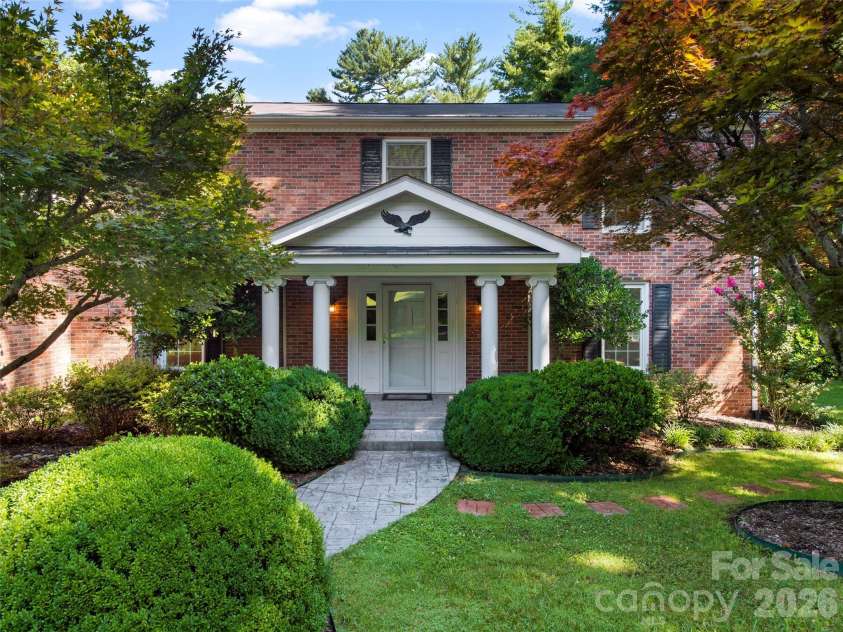 110 Glengary Drive, Flat Rock, NC 28731.  MLS# CAR4351379, YatesRealty ID 17194. 
