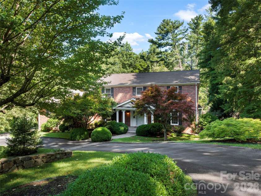 110 Glengary Drive, Flat Rock, NC 28731.  MLS# CAR4351379, YatesRealty ID 17194. 