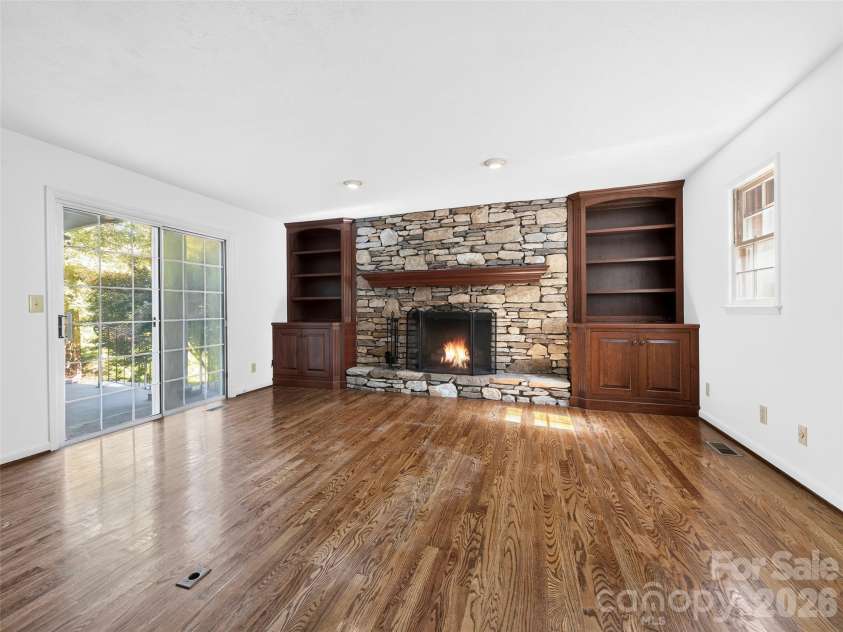 110 Glengary Drive, Flat Rock, NC 28731.  MLS# CAR4351379, YatesRealty ID 17194. Den