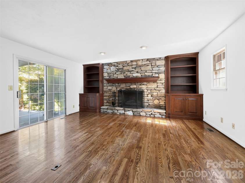 110 Glengary Drive, Flat Rock, NC 28731.  MLS# CAR4351379, YatesRealty ID 17194. Den