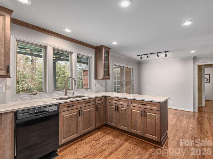 110 Glengary Drive, Flat Rock, NC 28731.  MLS# CAR4351379, YatesRealty ID 17194. Kitchen and Breakfast Room