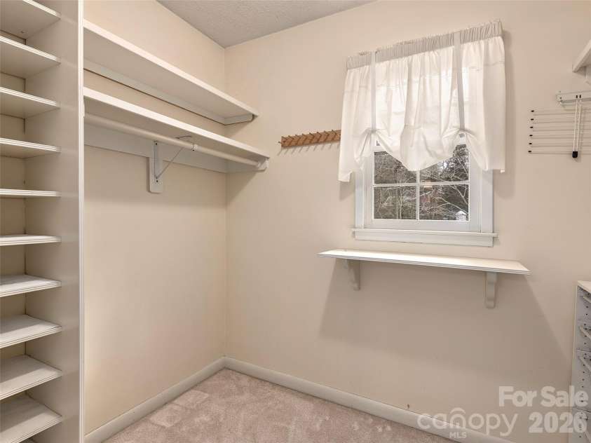 110 Glengary Drive, Flat Rock, NC 28731.  MLS# CAR4351379, YatesRealty ID 17194. Primary Walk in Closet
