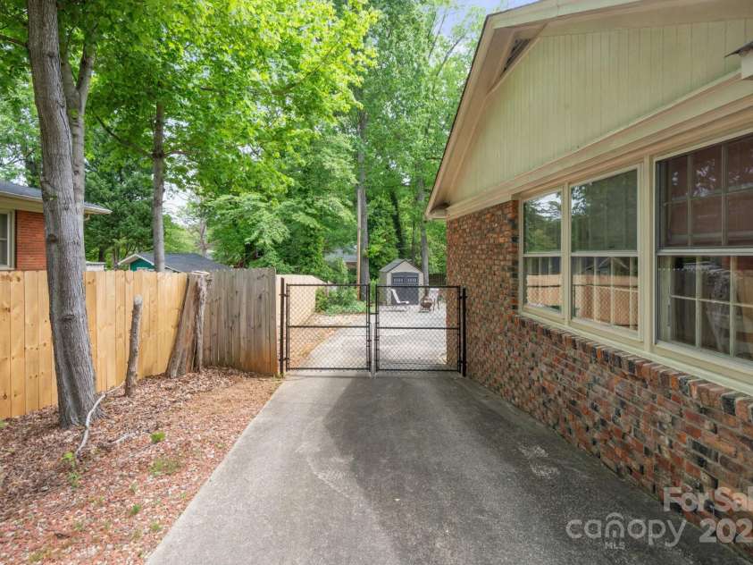 828 6th Street, Albemarle, NC 28001.  MLS# CAR4251154, YatesRealty ID 17194. 