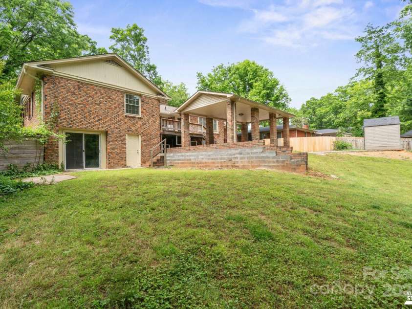 828 6th Street, Albemarle, NC 28001.  MLS# CAR4251154, YatesRealty ID 17194. 