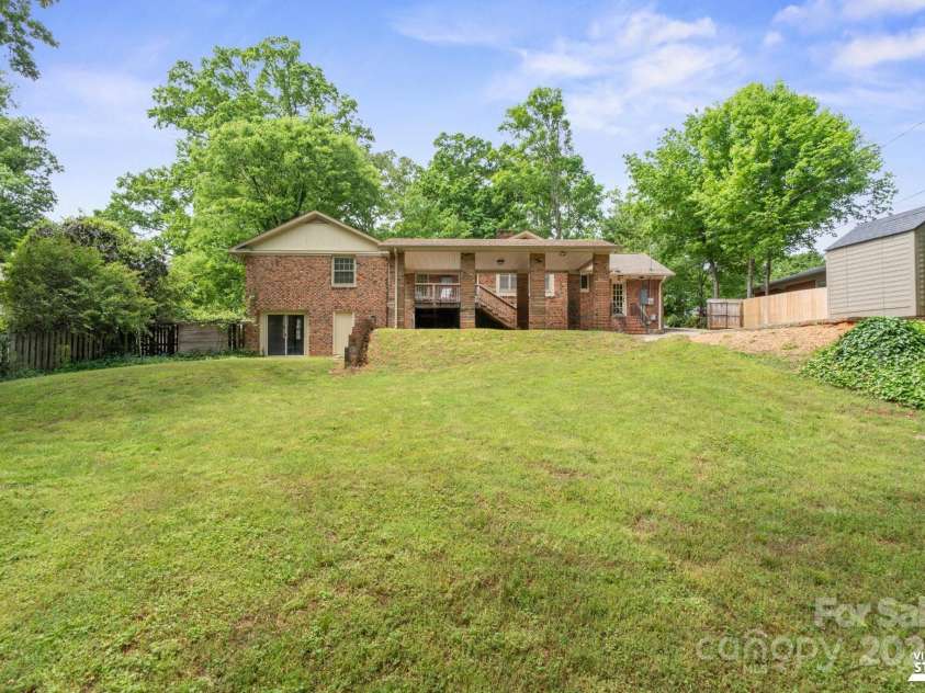 828 6th Street, Albemarle, NC 28001.  MLS# CAR4251154, YatesRealty ID 17194. 