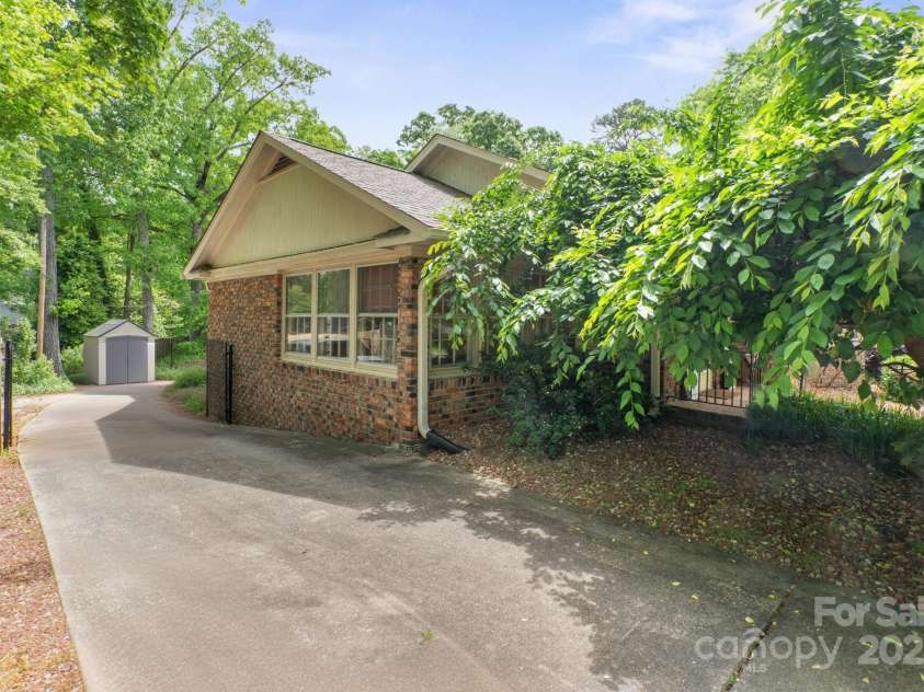 828 6th Street, Albemarle, NC 28001.  MLS# CAR4251154, YatesRealty ID 17194. 