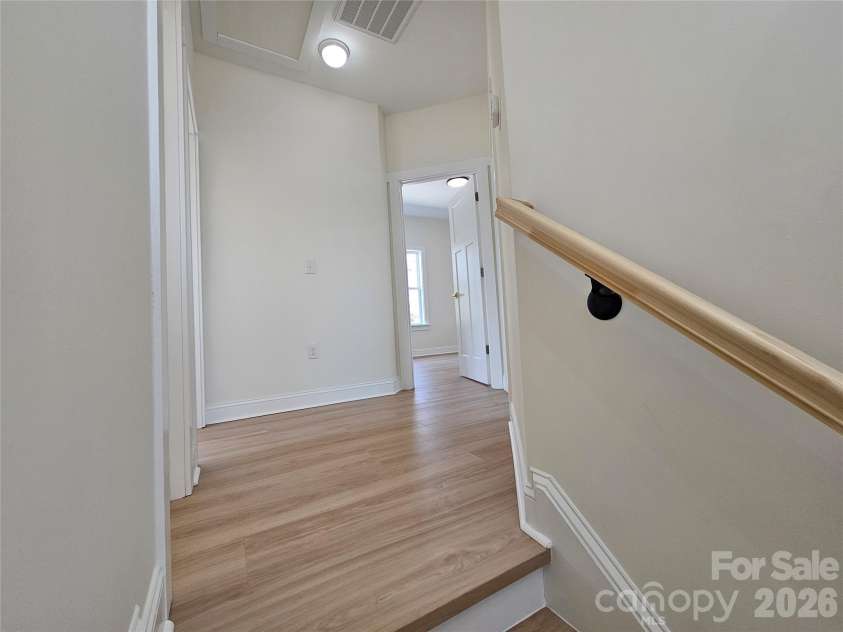 129 WOODLAWN Drive, Statesville, NC 28677.  MLS# CAR4351336, YatesRealty ID 17195. 