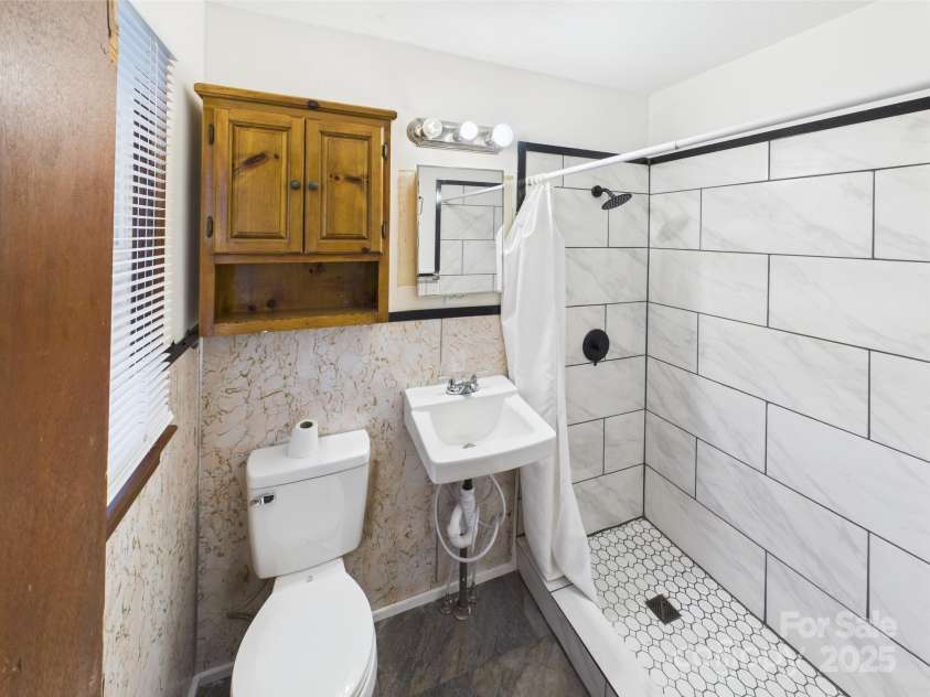 271 NC 16 Highway, Taylorsville, NC 28681.  MLS# CAR4265370, YatesRealty ID 17197. 