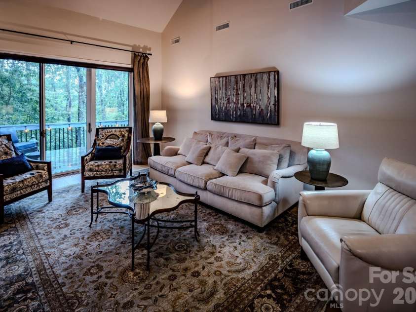 211 Grouse Moor Drive, Linville, NC 28646.  MLS# CAR4368907, YatesRealty ID 17198. 