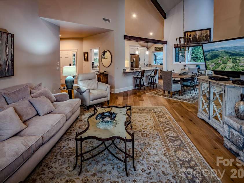 211 Grouse Moor Drive, Linville, NC 28646.  MLS# CAR4368907, YatesRealty ID 17198. 