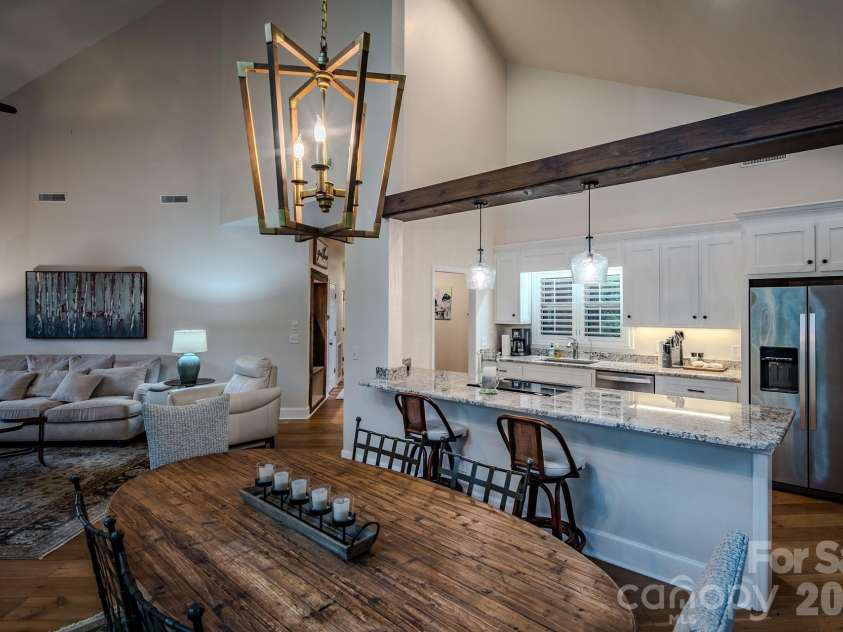 211 Grouse Moor Drive, Linville, NC 28646.  MLS# CAR4368907, YatesRealty ID 17198. 