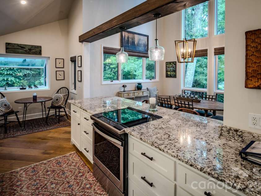 211 Grouse Moor Drive, Linville, NC 28646.  MLS# CAR4368907, YatesRealty ID 17198. 