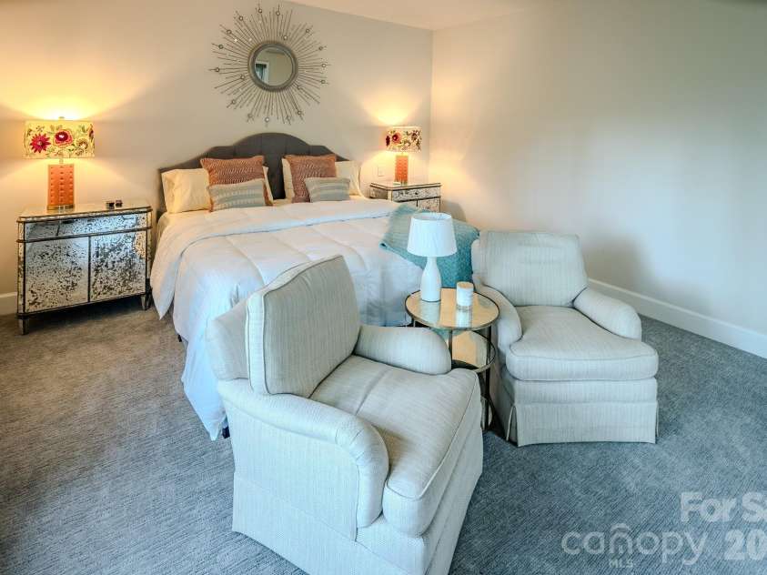 211 Grouse Moor Drive, Linville, NC 28646.  MLS# CAR4368907, YatesRealty ID 17198. 