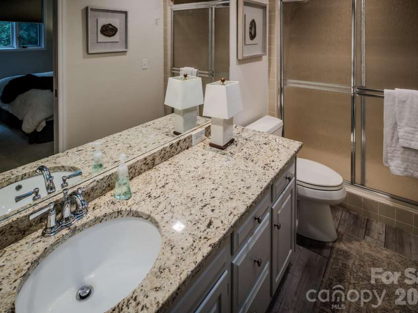 211 Grouse Moor Drive, Linville, NC 28646.  MLS# CAR4368907, YatesRealty ID 17198. 