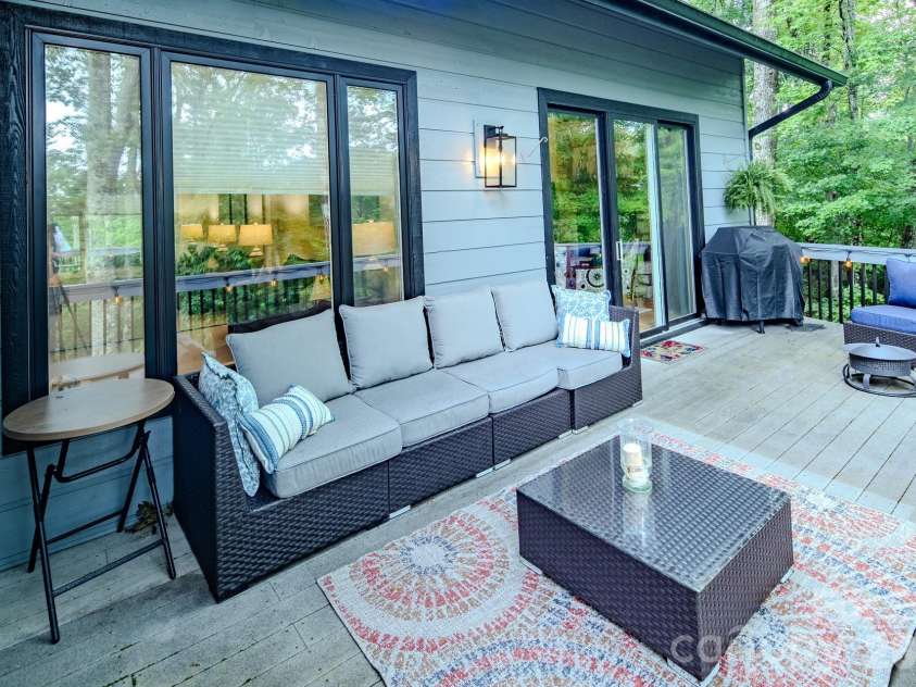 211 Grouse Moor Drive, Linville, NC 28646.  MLS# CAR4368907, YatesRealty ID 17198. 