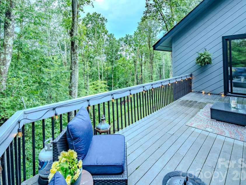 211 Grouse Moor Drive, Linville, NC 28646.  MLS# CAR4368907, YatesRealty ID 17198. 