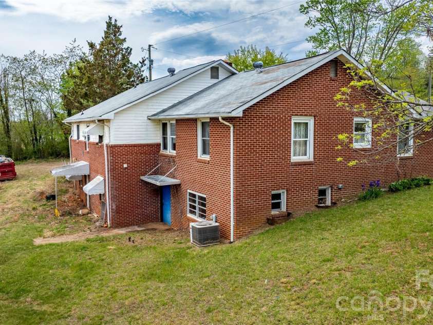 1720 Cane Creek Road, Fletcher, NC 28732.  MLS# CAR4366885, YatesRealty ID 17199. 