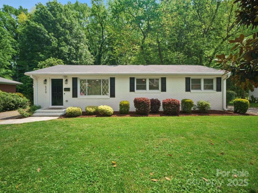 5219 Farmbrook Drive, Charlotte, NC 28210.  MLS# CAR4252482, YatesRealty ID 17199. 