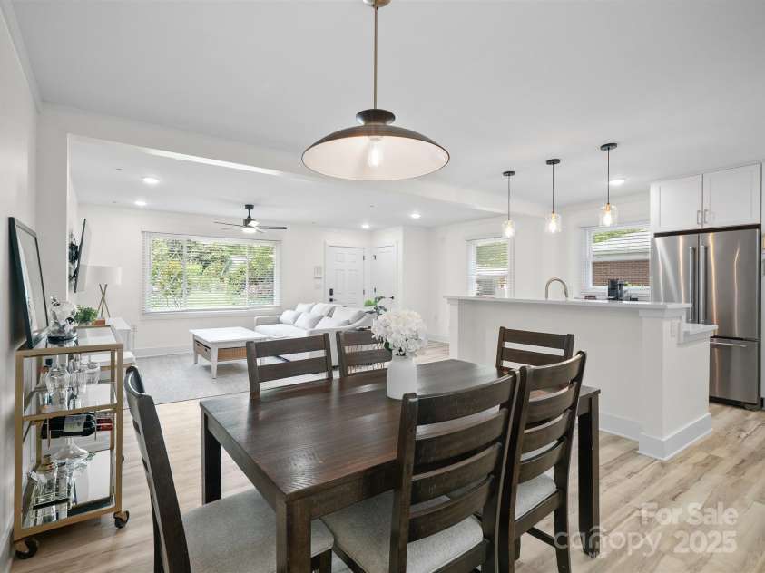 5219 Farmbrook Drive, Charlotte, NC 28210.  MLS# CAR4252482, YatesRealty ID 17199. 