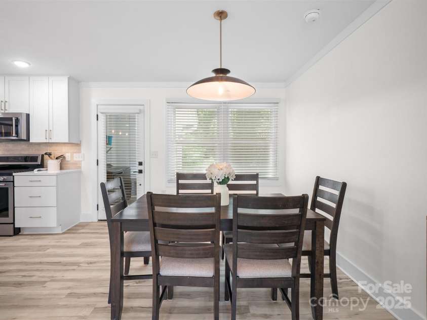 5219 Farmbrook Drive, Charlotte, NC 28210.  MLS# CAR4252482, YatesRealty ID 17199. 