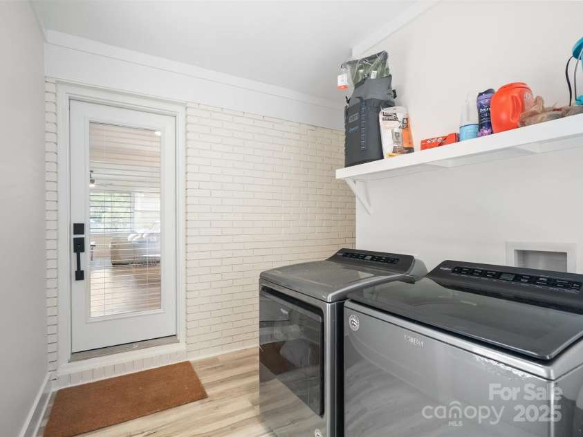 5219 Farmbrook Drive, Charlotte, NC 28210.  MLS# CAR4252482, YatesRealty ID 17199. 
