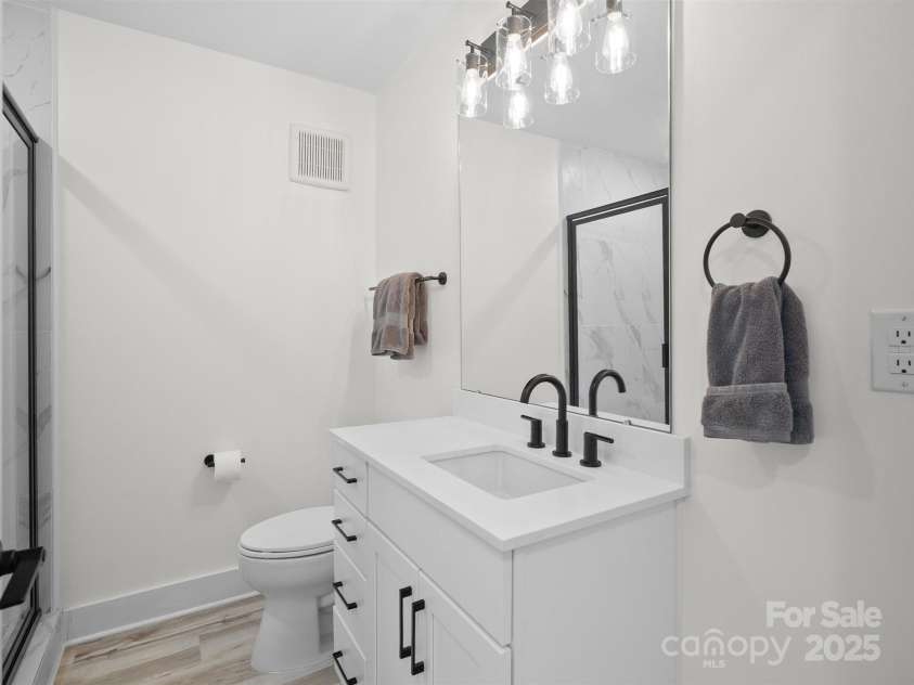 5219 Farmbrook Drive, Charlotte, NC 28210.  MLS# CAR4252482, YatesRealty ID 17199. 