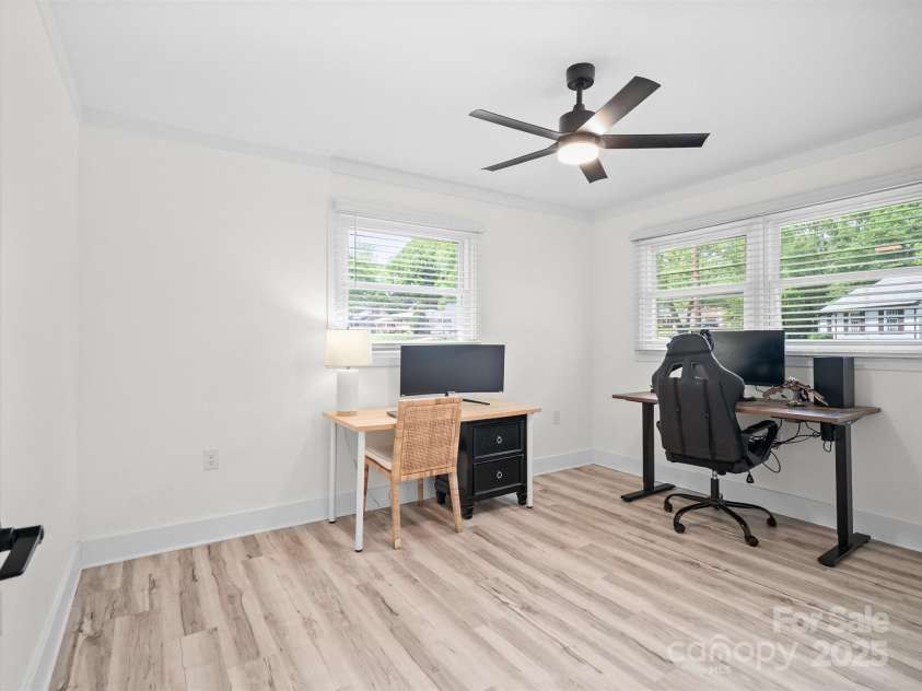 5219 Farmbrook Drive, Charlotte, NC 28210.  MLS# CAR4252482, YatesRealty ID 17199. 